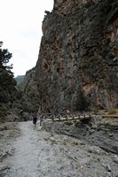 Les gorges de Samaria en Crète. Passerelle au sud des Portes de Fer. Cliquer pour agrandir l'image.