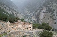 Les gorges de Samaria en Crète. Le château turc d'Agia Roumeli. Cliquer pour agrandir l'image.