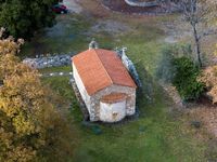 Le village d’Amari en Crète. L'église Saint-Nicolas de Méronas (auteur Géoparc du Psiloritis). Cliquer pour agrandir l'image.