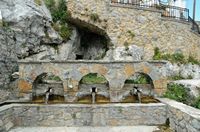 Le village d’Amari en Crète. Fontaine à Meronas. Cliquer pour agrandir l'image.
