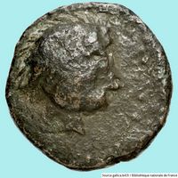 Le village d’Anopoli en Crète. Pièce de monnaie en bronze de l'époque hellénistique de la cité d'Anopolis avec effigie d'Apollon à l'avers (auteur Bibliothèque Nationale de France). Cliquer pour agrandir l'image.