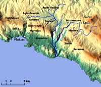 Le village d’Assomatos en Crète. Le bassin du fleuve Mégalopotamos (auteur Pitichinaccio). Cliquer pour agrandir l'image.