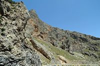 Le village d’Assomatos en Crète. Les gorges de la rivière Kourtaliotis. Cliquer pour agrandir l'image.