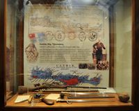 Le village d’Avdou en Crète. Vitrine du musée de Gouverniotissa. Cliquer pour agrandir l'image.