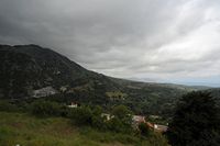 Le village d’Épiskopi en Crète. La vallée de la Mousela vue depuis la ville haute d'Argyroupoli. Cliquer pour agrandir l'image.