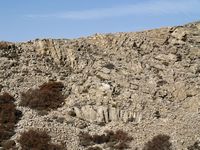 Le village de Garazo en Crète. Plis de Livadia (auteur Géoparc du Psiloritis). Cliquer pour agrandir l'image.