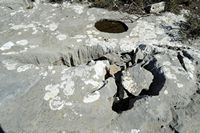Le village de Garazo en Crète. Formation karstique de lapiaz à Aimonas. Cliquer pour agrandir l'image.