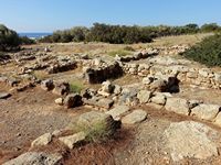 Le village de Koutsouras en Crète. La villa minoenne de Makry Gialos (auteur Olaf Tausch). Cliquer pour agrandir l'image.