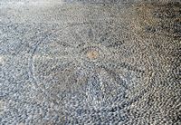 Le village de Palékastro en Crète. Mosaïque du cloître du monastère du Toplou. Cliquer pour agrandir l'image.