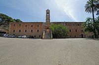 Le monastère d'Agia Triada en Crète. Façade. Cliquer pour agrandir l'image.