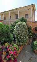 Le monastère d'Agia Triada en Crète. Le presbytère de l'higoumène. Cliquer pour agrandir l'image.