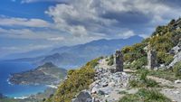 Le village de Plakias en Crète. Vue de la côte depuis la colline Sainte-Coix (auteur Iain Mc Curdy). Cliquer pour agrandir l'image.