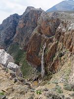 Le village de Pyrgos en Crète. La chute d'eau d'Abas (auteur C. Messier). Cliquer pour agrandir l'image.