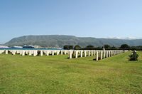 Le village de Souda en Crète. Le cimetère militaire du Commonwealth. Cliquer pour agrandir l'image.