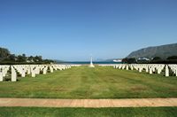 Le village de Souda en Crète. Le cimetère militaire du Commonwealth. Cliquer pour agrandir l'image.