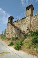Le village de Souda en Crète. Miradors de la prison-forteresse d'Itzeddin. Cliquer pour agrandir l'image.