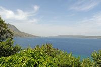 Le village de Souda en Crète. La rade et le port de Souda vus depuis Kalami. Cliquer pour agrandir l'image.