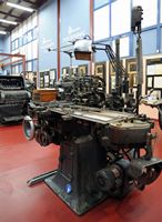 Le village de Souda en Crète. Machine de fonte de caractères au Musée de la typographie. Cliquer pour agrandir l'image.