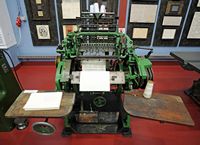 Le village de Souda en Crète. Machine à coudre les livres au Musée de la typographie. Cliquer pour agrandir l'image.