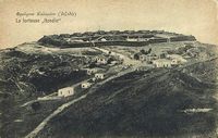 Le village de Souda en Crète. Carte postale de la forteresse ottomane d'Itzeddin avant la transformation en prison. Cliquer pour agrandir l'image.