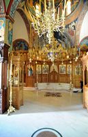 Le village de Thrapsano en Crète. Nef centrale du catholicon du monastère d'Agarathos. Cliquer pour agrandir l'image.