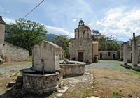 Le village de Thronos en Crète. Église du monastère Moni Assomaton. Cliquer pour agrandir l'image.
