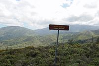 Le village de Thronos en Crète. Le site archéologique de Syvritos. Cliquer pour agrandir l'image.
