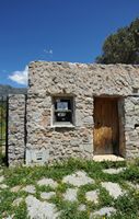 Le village de Thronos en Crète. Guichet du site minoen de Monastiraki. Cliquer pour agrandir l'image.