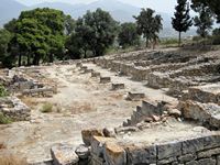 Le village de Tympaki en Crète. L'agora et les échoppes du village d'Agia Triada (auteur Olaf Tausch). Cliquer pour agrandir l'image.