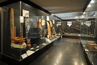 Le village de Tympaki en Crète. Ustensiles agricoles au Musée d'ethnologie crétoise à Vori. Cliquer pour agrandir l'image.