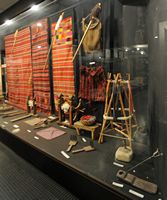 Le village de Tympaki en Crète. Ustensiles pour le cardage de la laine au Musée d'ethnologie crétoise à Vori. Cliquer pour agrandir l'image.