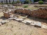 Le village de Zakros en Crète. L'atelier de teinture du palais de Zakros (auteur Olaf Tausch). Cliquer pour agrandir l'image.