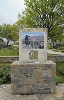 Le village de Zoniana en Crète. L'église Saint-Georges des Pâturages. Cliquer pour agrandir l'image.