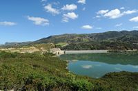 La ville d’Agia Fotini en Crète. Le barrage des Rivières près d'Amari. Cliquer pour agrandir l'image.