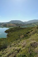 La ville d’Agia Fotini en Crète. Le lac-réservoir des Rivières près d'Amari. Cliquer pour agrandir l'image.