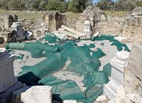 Le site archéologique de Gortyne en Crète. Ruines du baptistère de la basilique de Mitropolis (auteur Olaf Tausch). Cliquer pour agrandir l'image.