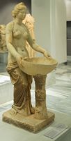 Le site archéologique de Gortyne en Crète. Statue de nymphe du nymphée du prétoire (auteur Zde). Cliquer pour agrandir l'image.