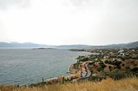 La ville d’Agios Nikolaos en Crète. La ville vue du nord. Cliquer pour agrandir l'image.