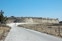 La ville d’Andimahia sur l’île de Kos. Accès à la forteresse (auteur ich_selbst …). Cliquer pour agrandir l'image.