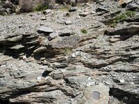 La ville d’Anogia en Crète. Métaflysch de Mithia (auteur Géoparc du Psiloritis). Cliquer pour agrandir l'image.