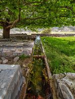 La ville d’Anogia en Crète. La source d'Afentis Christos sur le plateau du Nida. Cliquer pour agrandir l'image.