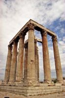 La ville d’Athènes en Grèce. L'Olympéion. Cliquer pour agrandir l'image.