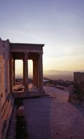 La ville d’Athènes en Grèce. L'Érechthéion de l'Acropole. Cliquer pour agrandir l'image.