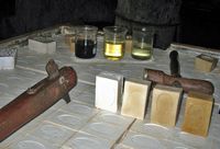La nouvelle forteresse de la ville de Corfou. Découpage du savon à la fabrique Patounis (crédit photo Patounis). Cliquer pour agrandir l'image.
