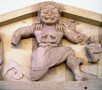 Le sud de la vieille ville de Corfou. La méduse du musée archéologique (auteur Dr. K.). Cliquer pour agrandir l'image.