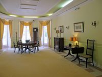 La presqu’île de Kanóni à Corfou. Salon du palais de Mon Repos (auteur Kritsolina). Cliquer pour agrandir l'image.