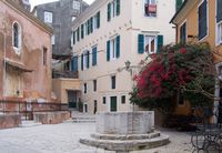 Le nord de la vieille ville de Corfou. La place Kremasti (auteur Enrique Iniguez Rodriguez). Cliquer pour agrandir l'image.