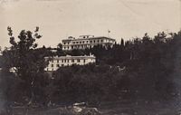 L’Achilleion, le palais de Sissi à Corfou. L'Achilleion transformé en hôpital de la Marine. Cliquer pour agrandir l'image.