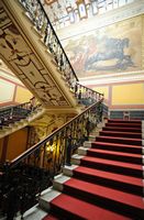 L’Achilleion, le palais de Sissi à Corfou. Le grand escalier. Cliquer pour agrandir l'image.
