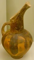 Le Musée archéologique d’Héraklion en Crète. Cruche flammée de l'époque prépalatiale (2500 avant JC) du site de Vassiliki (auteur Olaf Tausch). Cliquer pour agrandir l'image.